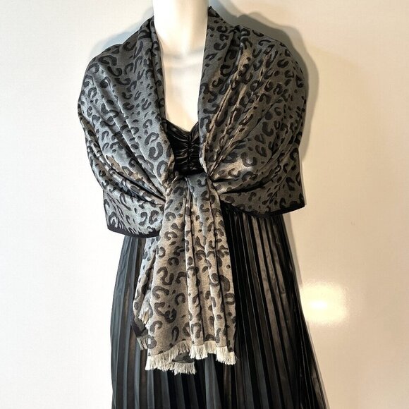 Reversible Leopard animal print silky black/silver scarf-wrap artsy Parisian - Picture 4 of 7